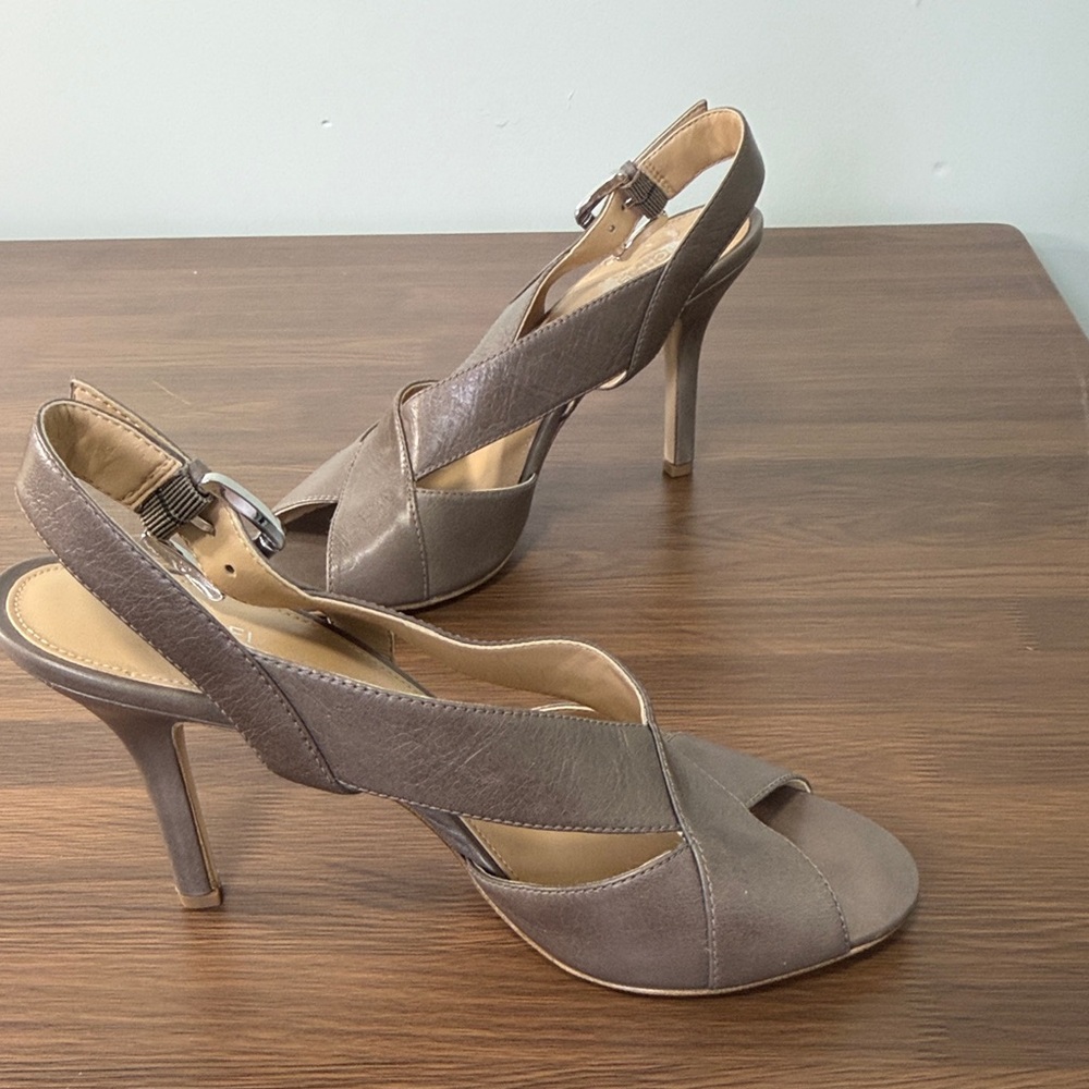 Michael Kors‎ Taupe Slingback Peep-toe Heels Sz 9.5 NWOT - Picture 8 of 10